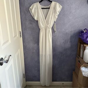 Côte à Côte V-neck Maxi Dress (NWT) • Size: S
